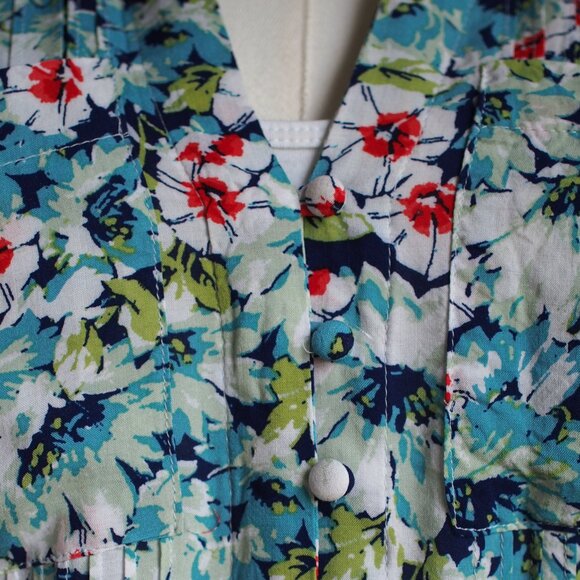 Conversations by Anthropologie | Sleeveless Floral Shirt - Picture 4 of 7